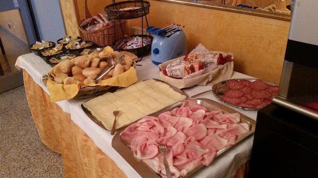Hotel Cristina Chianciano Terme Eksteriør bilde